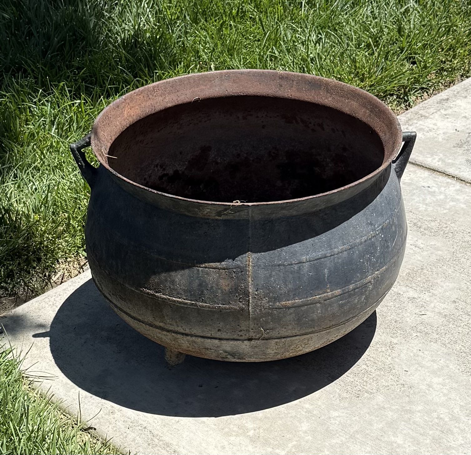 Antique Cast Iron Cooking Pot