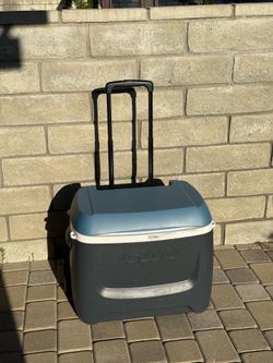 Igloo 60-qt. Wheeled Cooler