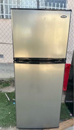 Refrigerador mediano ,24 de ancho y 58 de largo