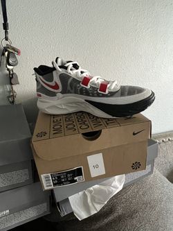 Nike KYRIE 8