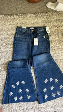 Women’s Flare bottom Jeans (28)