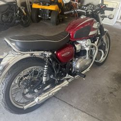 W 800 Kawasaki 2020 Model With 2200 Miles