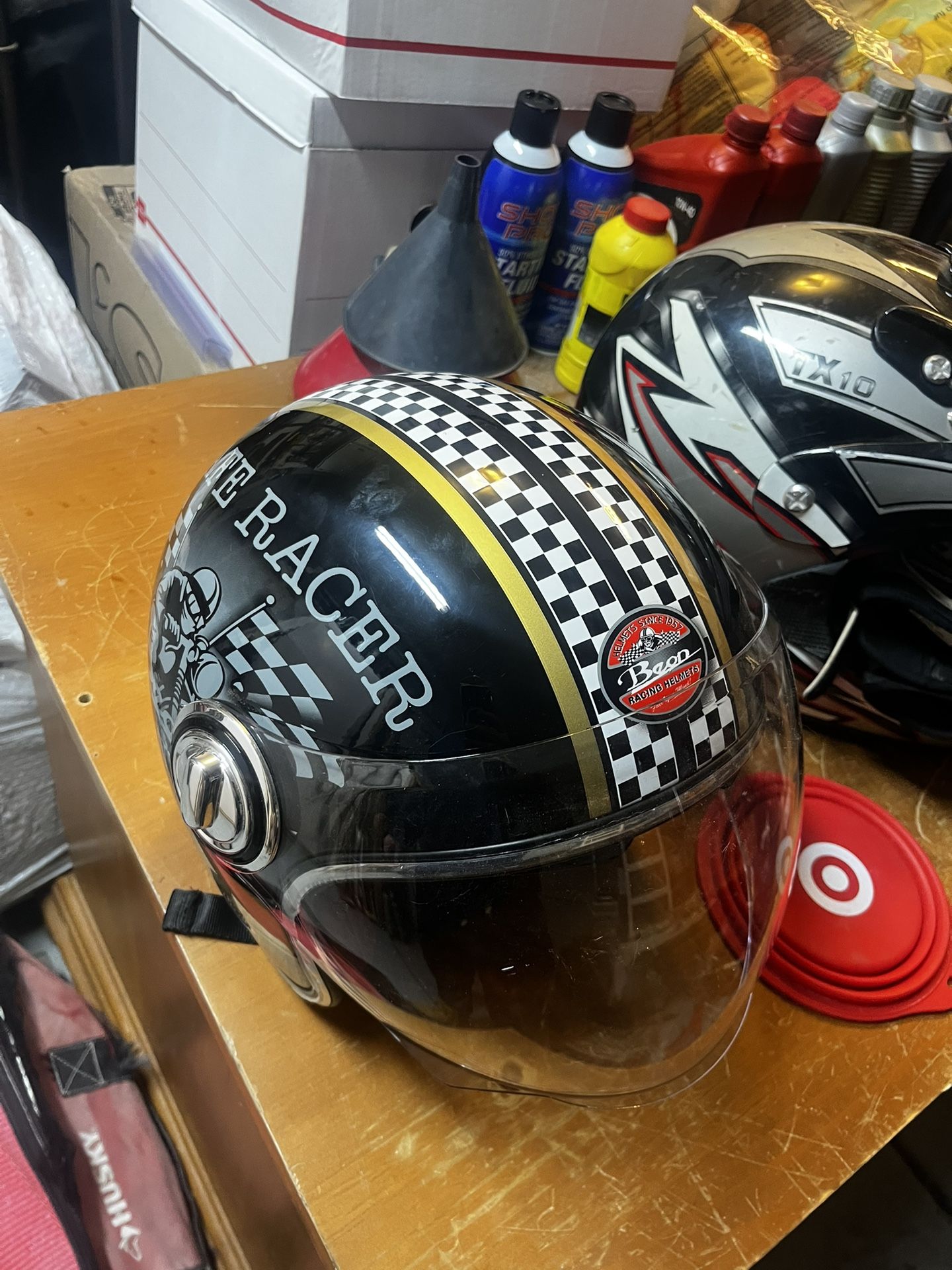 Beon cafe racer Helmet