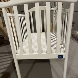 Pali White Baby Cradle