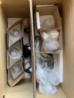 Maxim 3 lights fixture Like new