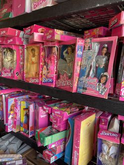 Come to the Barbie shop garage sale