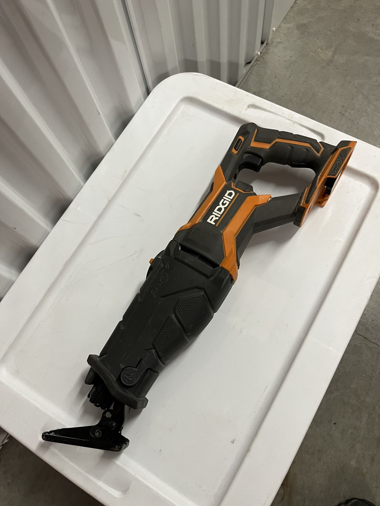Ridgid 18 V  Saw