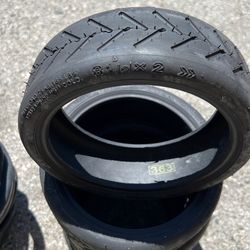 Electric scooter tires and innertubes
