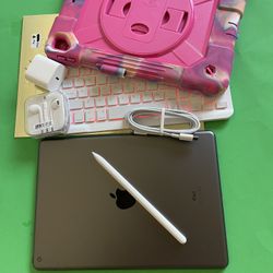 Apple IPad 7th Generation (10.2” Retina /Latest IOS 18/ 2019 model) 32GB with stylus pen, keyboard, case  & Accessories (128GB $259) 