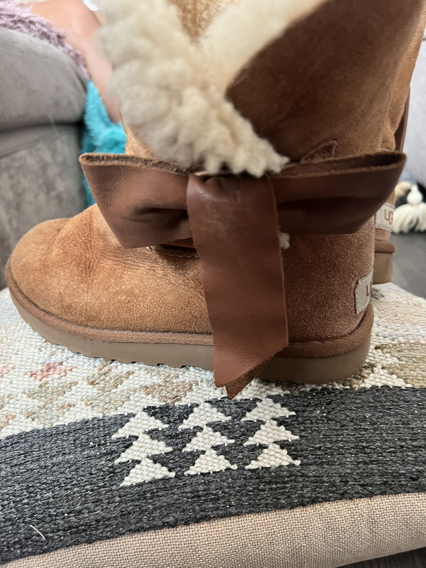 Uggs Bailey Bow. Older Style With The Leather Bow