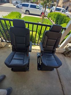 Yukon xl second row seats