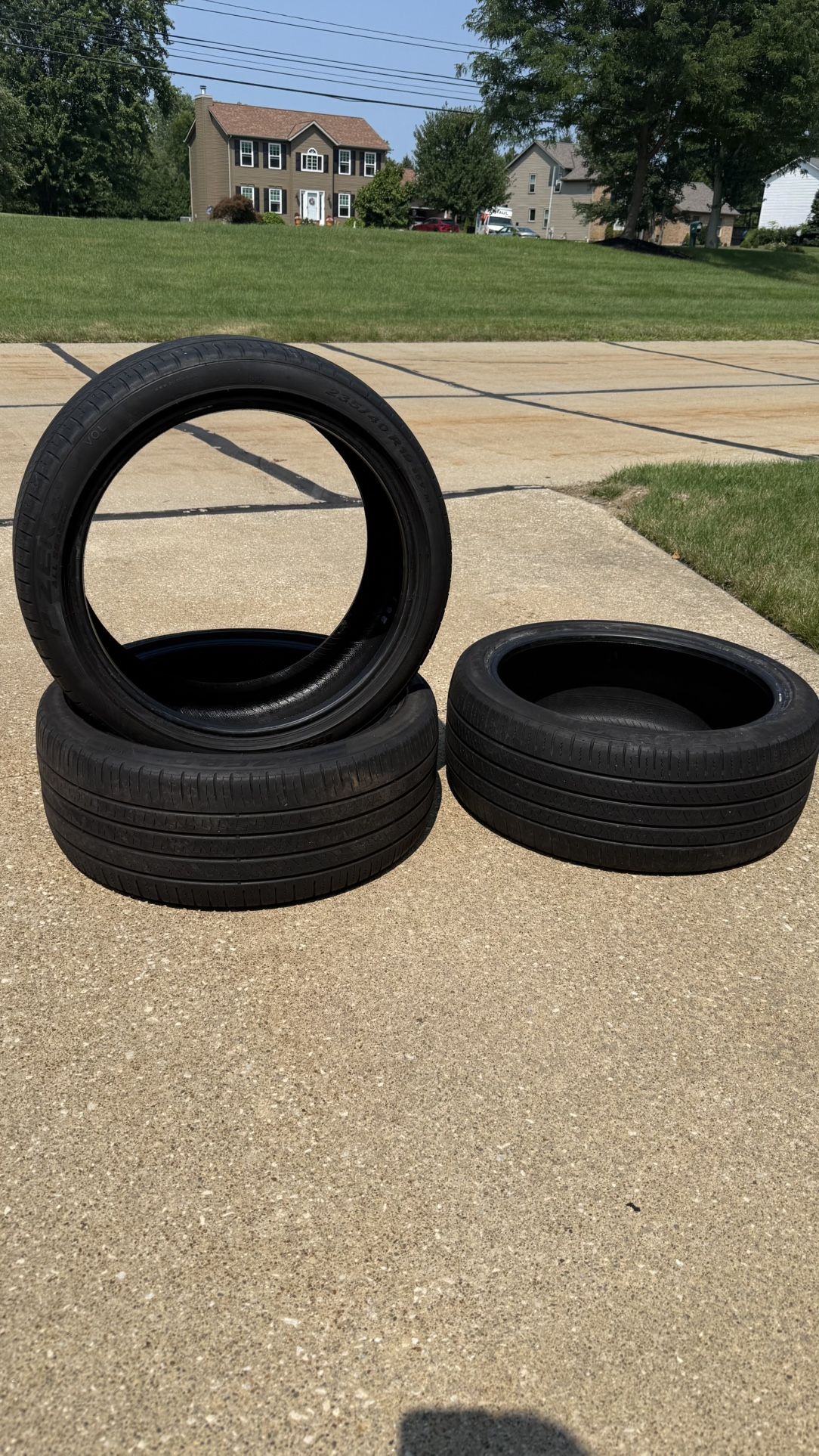 P Zero All season Pirelli Tires 235/40 R19 96v 5/32 tread depth