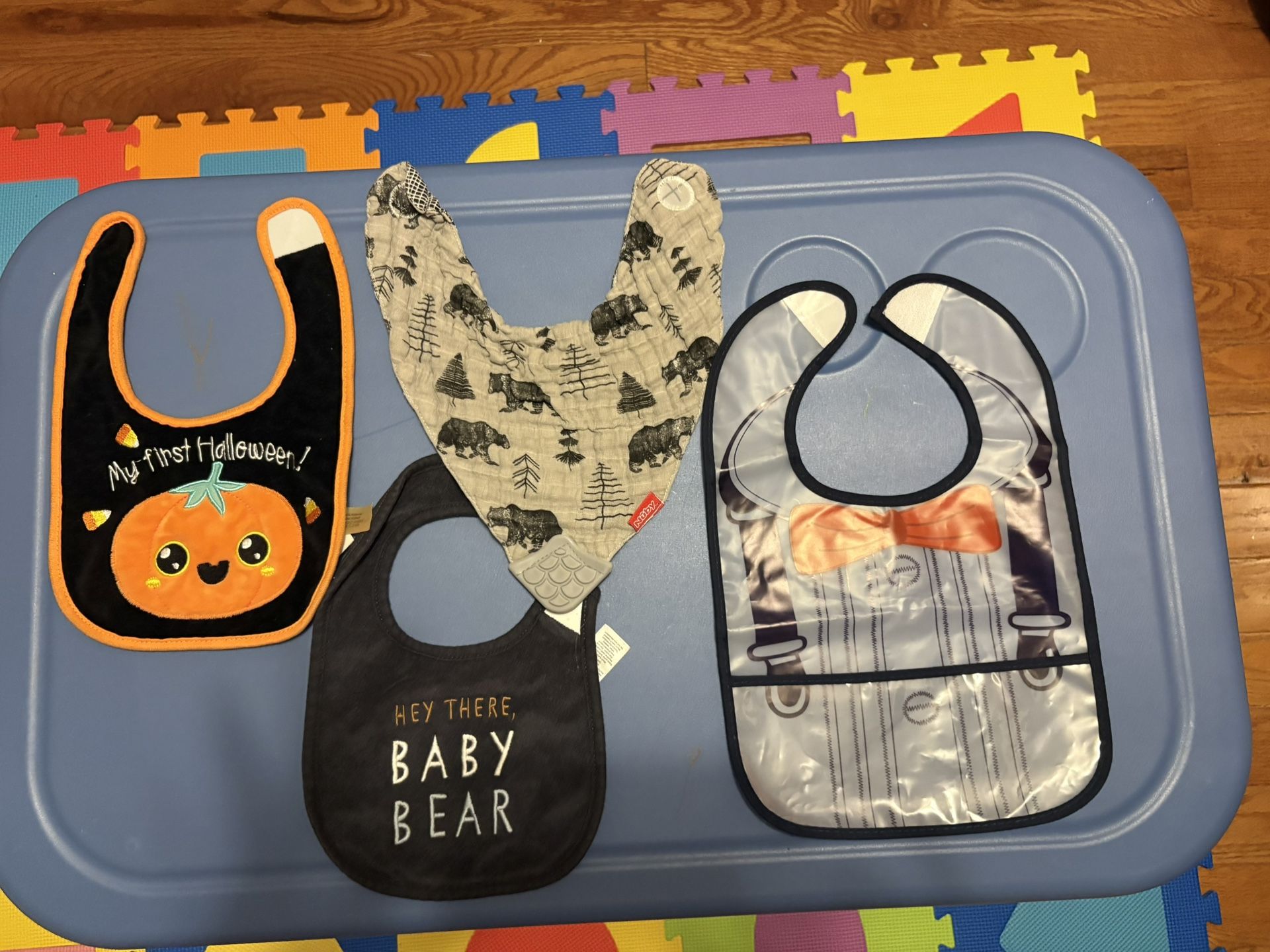Set Of 4 Baby Bibs Halloween Baby Bear Different Styles And Textures