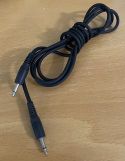 3.5 mm 3feet Aux Male-Male Stereo Audio Cable