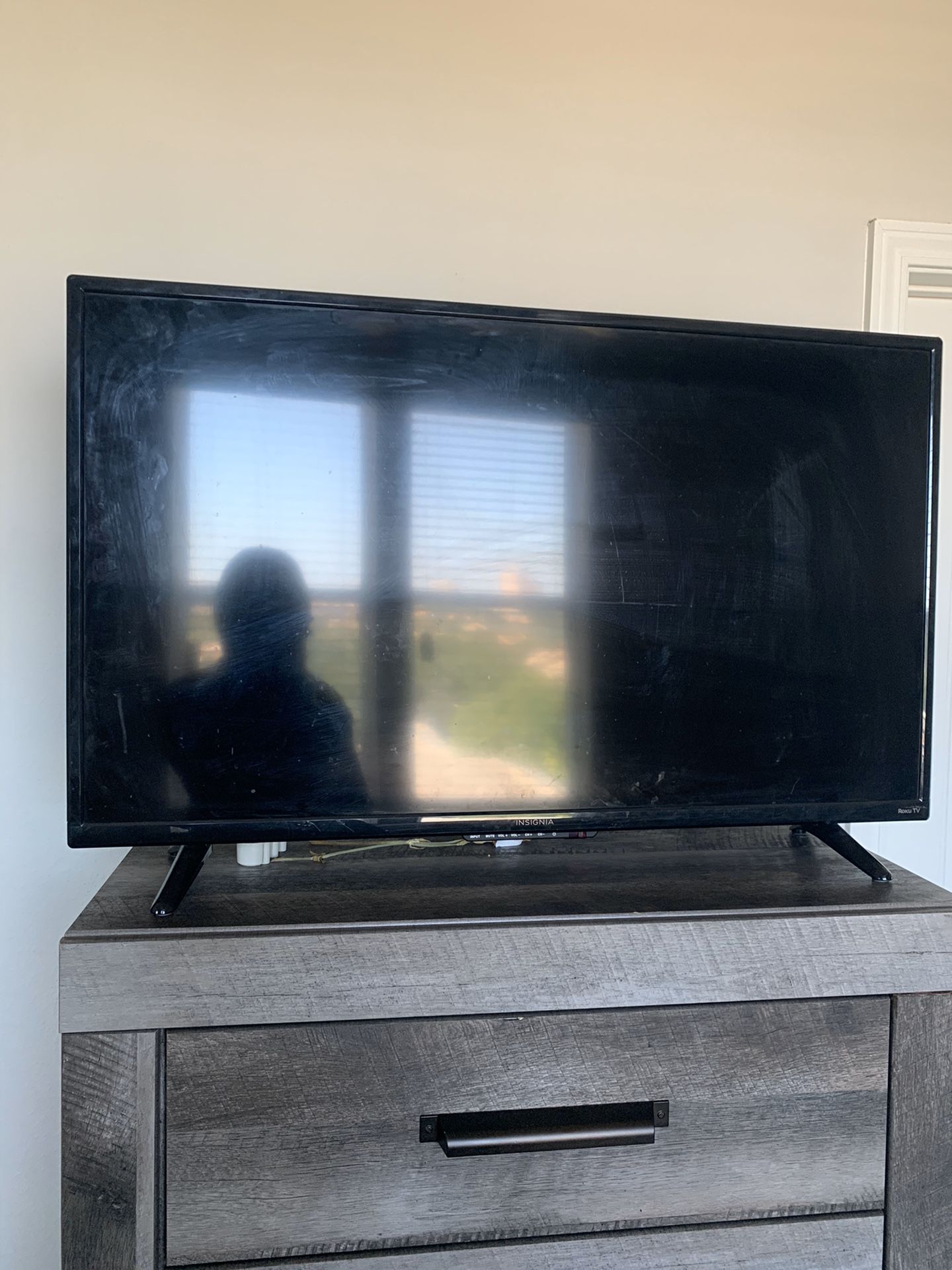 Roku smart Tv 42 inch