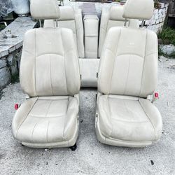 G37 Front And Rear Seats 