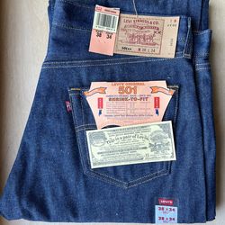 Original 501 Levi’s - Shrink To Fit Jeans (Waist 38 - Length 34).