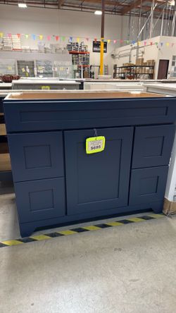 Vanity azul SALE! 42"
