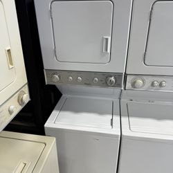 whirlpool electric 220 volts stackable 24 inches 