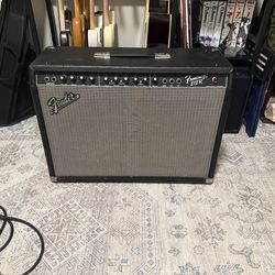 Fender frontman 212r guitar amp