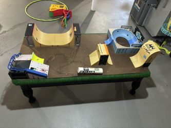 Tech Deck Skate Park Table