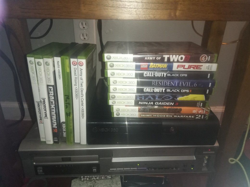Xbox 360 With 20 Games And Controller