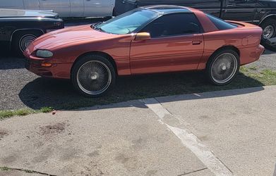 2001 Chevy Camero 130k Miles 22s