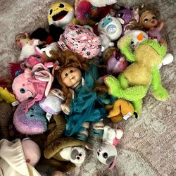Huge Bundle of Kids’ Toys – Plushies, Dolls, Baby Shark & More!