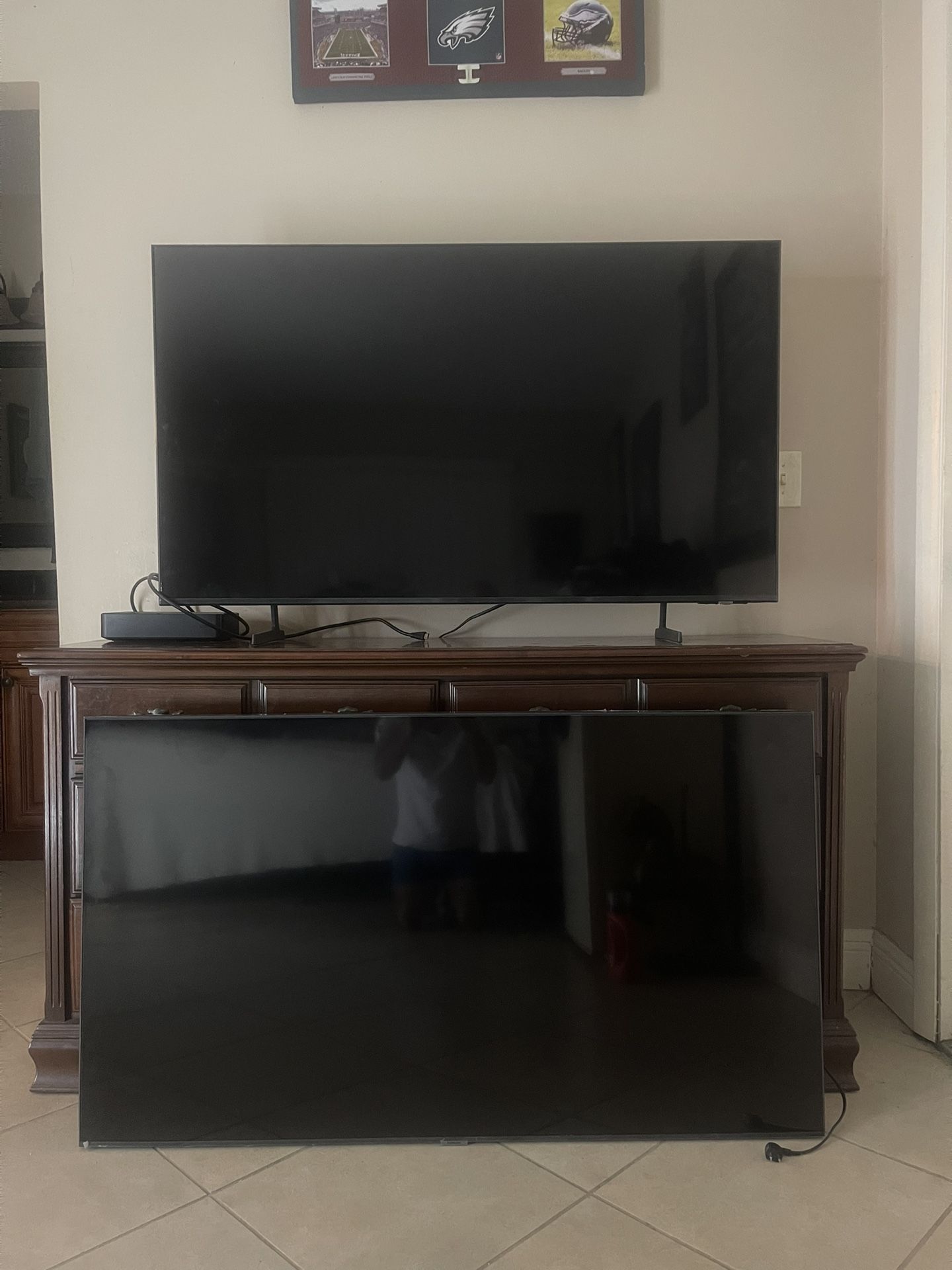 3 TVs 750 for all