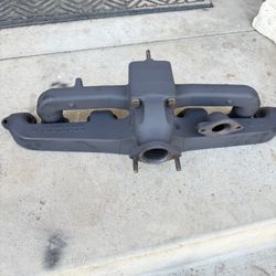 Split Exhaust Manifold For A Chevy