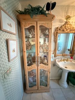 Display/Curio Cabinet