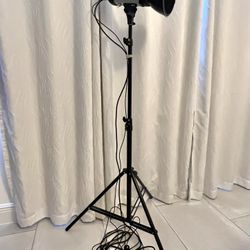 Studio Flash With Accessories
