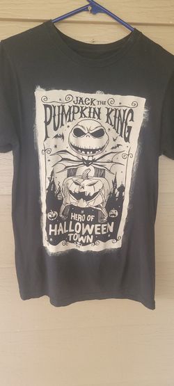 NIGHTMARE BEFORE CHRISTMAS TSHIRT SIZE MEDIUM
