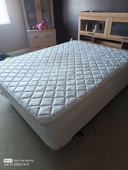 Free Queen mattress, box and frame