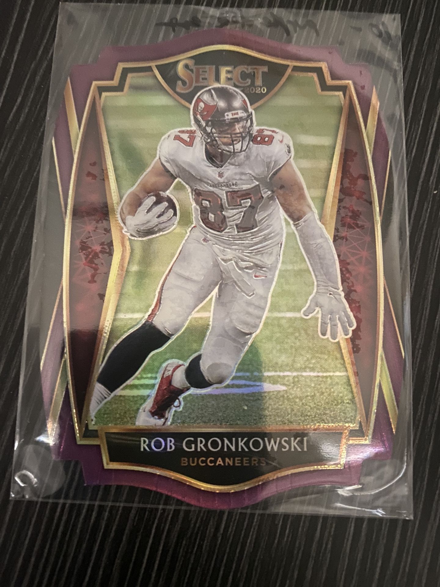 2020 Select Rob Gronkowski Purple Die Cut Prizm Football Card High Grade Tampa Bay Buccaneers 