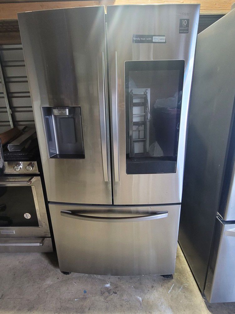 New Samsung Family Hub Stainless Steel French Door Refrigerator 