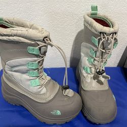 Northface boots size 2 kids