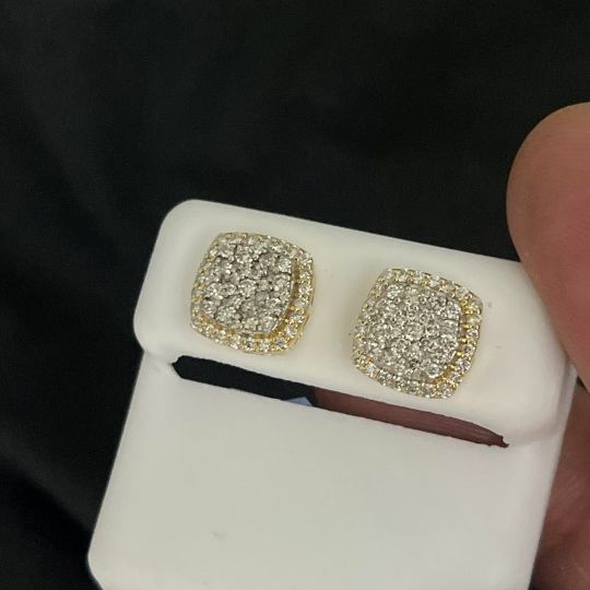 10k SOLID Diamond Earings 2.ct