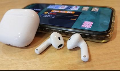 Apple AirPods (4th Generation)
