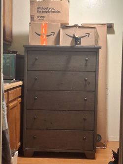 Bundle of bedroom items