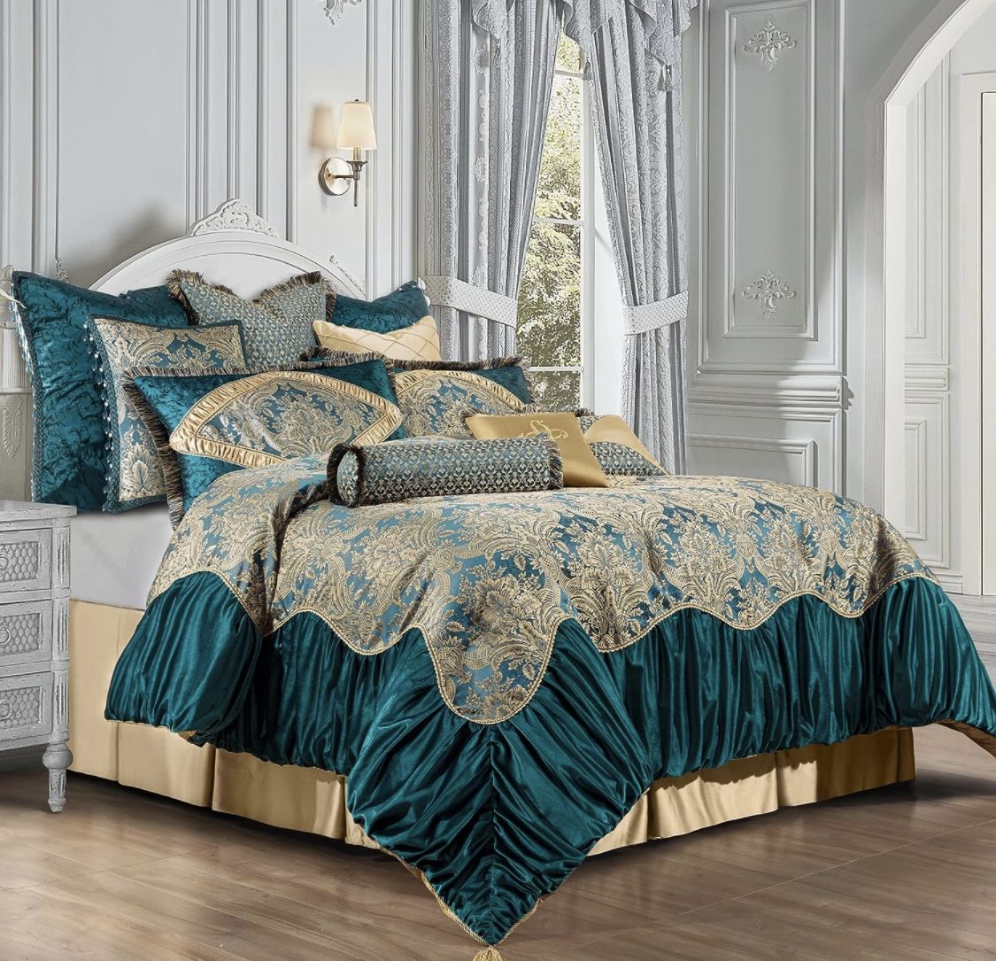 Queen Size Luxury Comforter Set