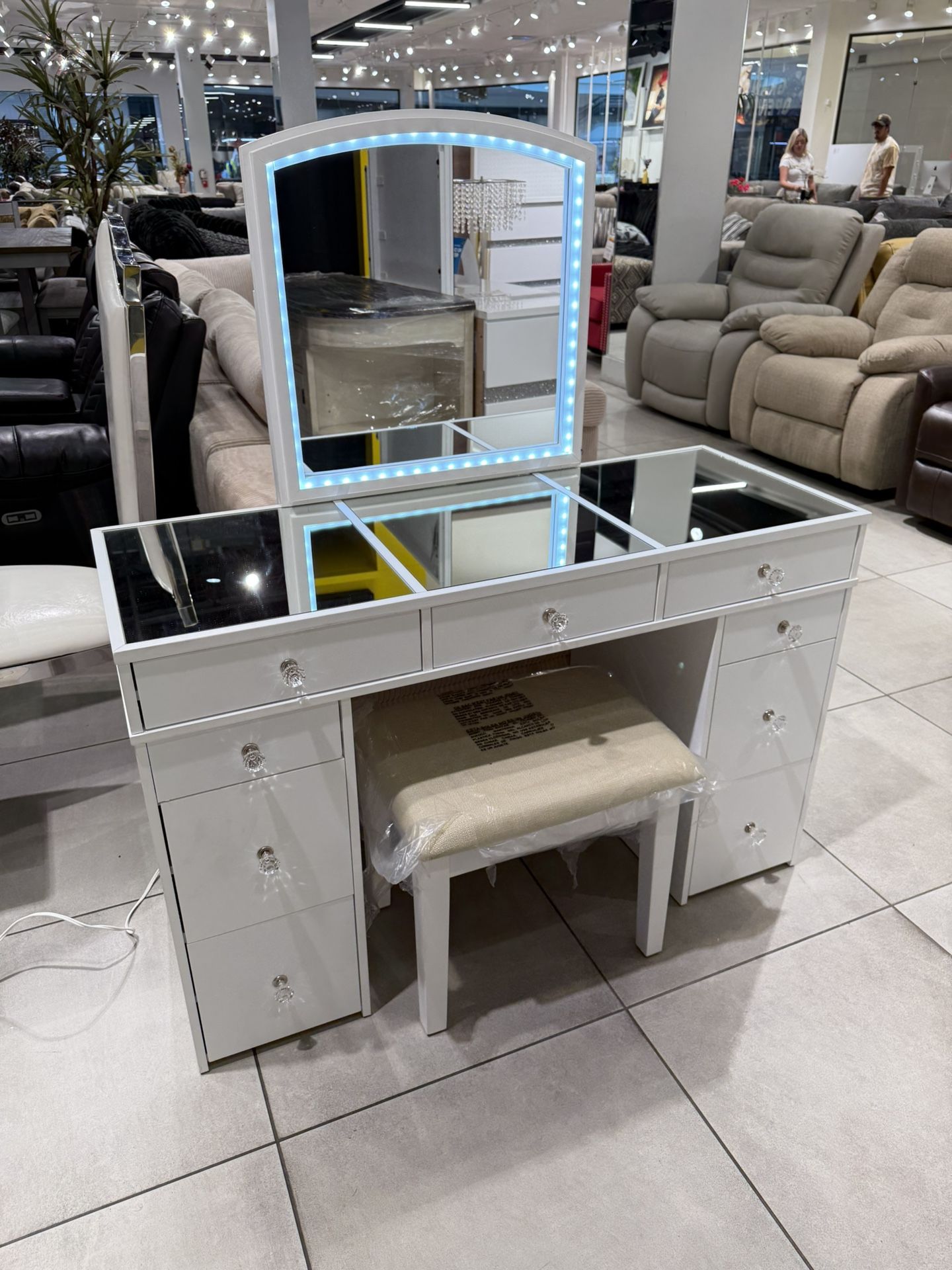 Vanity With Stool 🔥🔥🔥