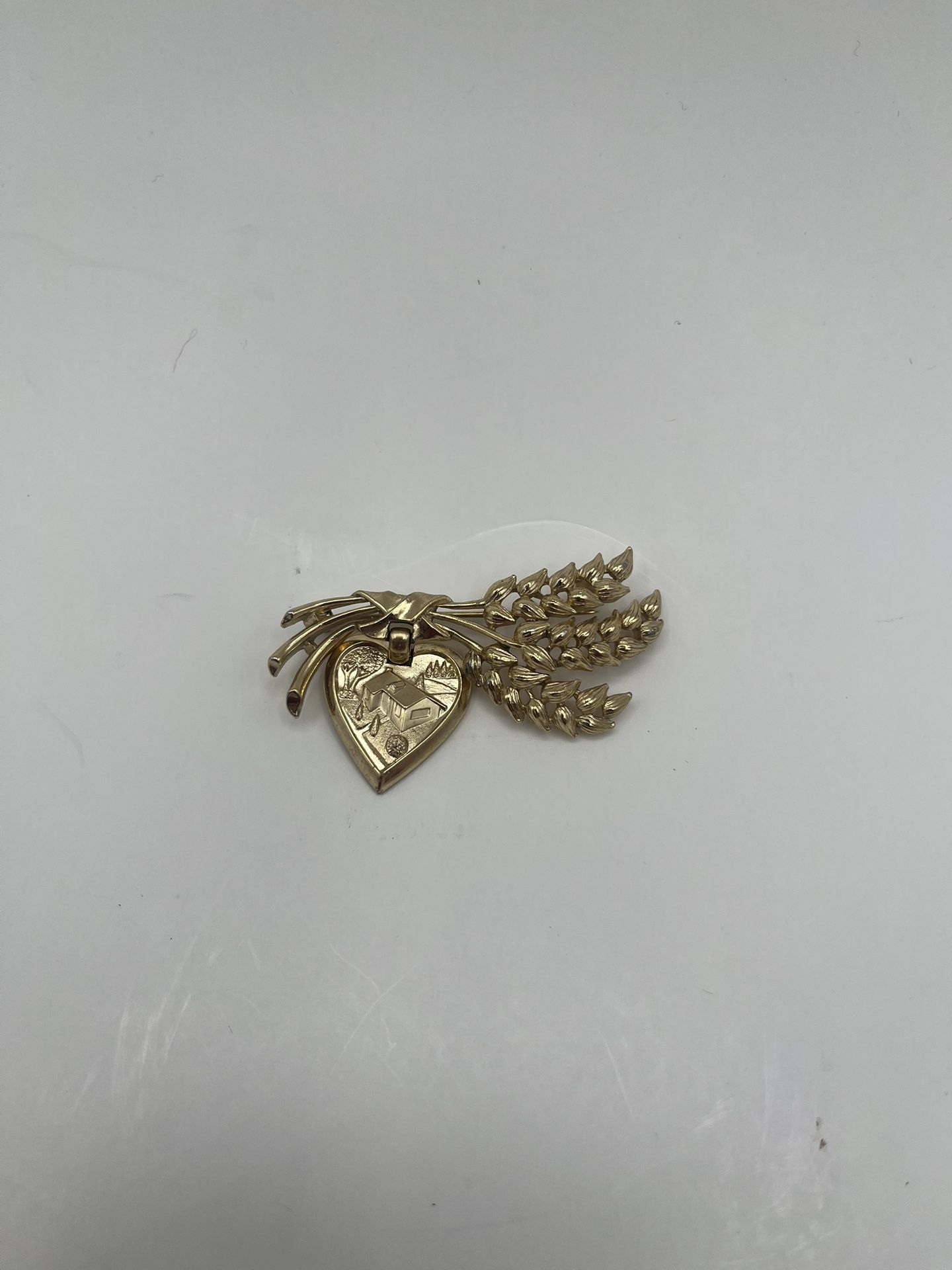Vintage Crown Trifary Betty Crocker “Homemaker Of Tomorrow” Heart Brooch Gold Tone