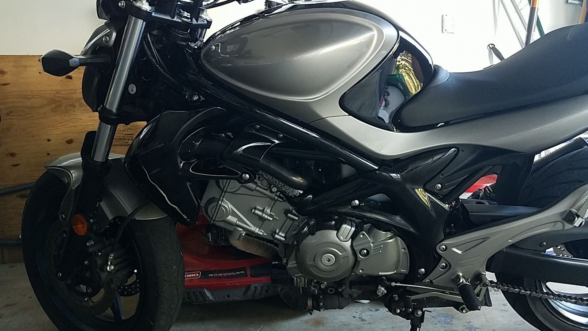 2013 suzuki SFV650 gladius motorcycle