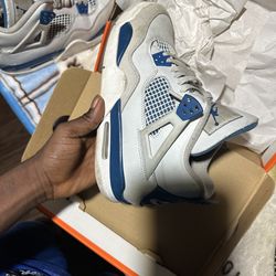 Jordan 4 Military blue size 7
