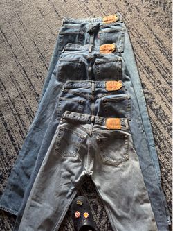 4 pairs of Levi 501