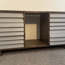 Wooden Dresser - 6 drawers - SOLID - EXCELLENT CONDITION (for sale)