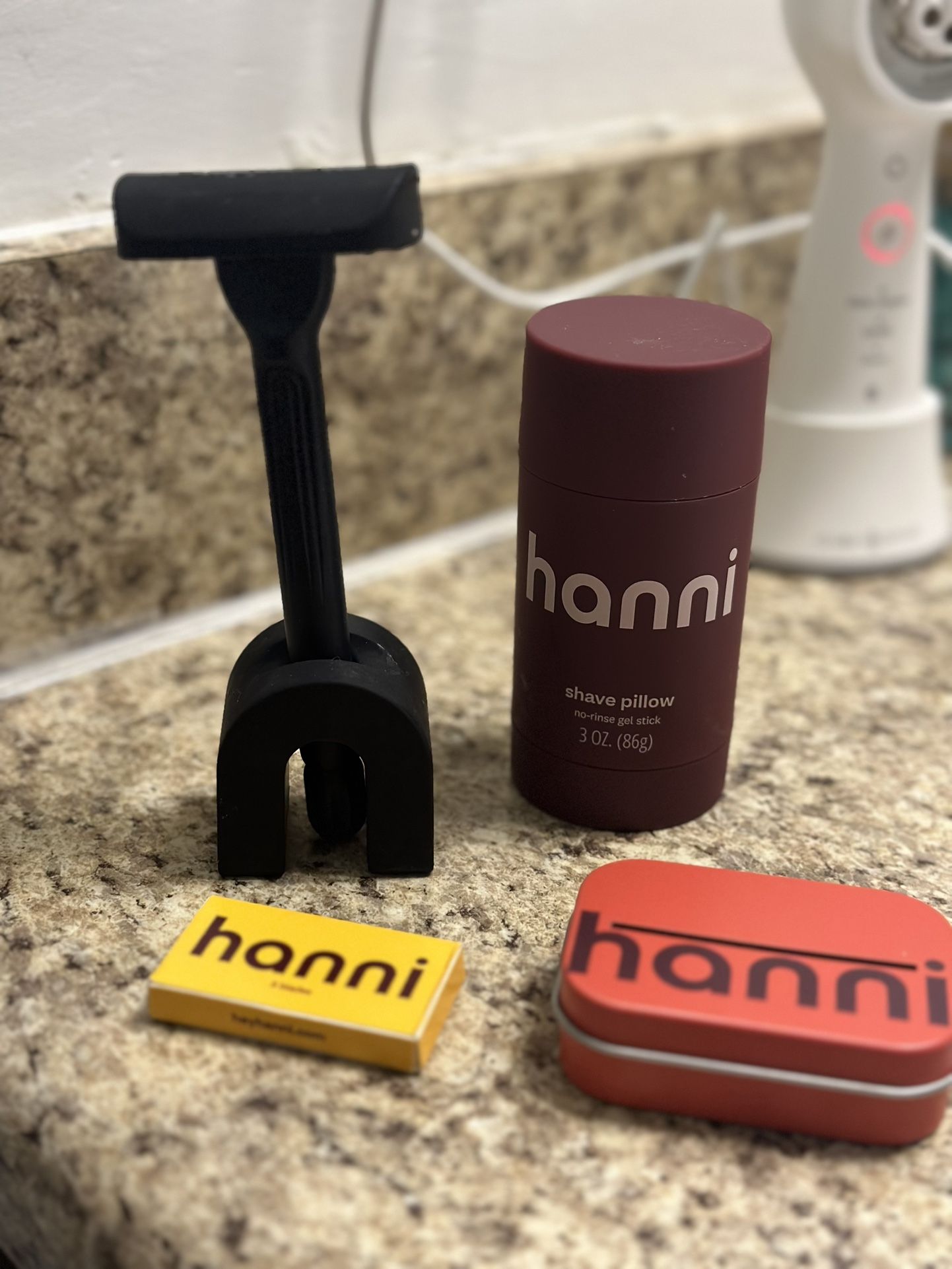 Hanni Weighted Razor Set