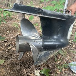 175hp Mariner 25 Inch Shaft With Propeller 