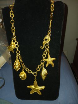 Christian  Dior  gold  thick chain